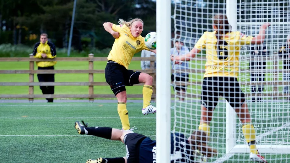 Pang. I matchens allra första läge gav Jenny Forssberg ledningen åt Notviken. Det blev sedan seger med 3–0 borta mot Krokom.