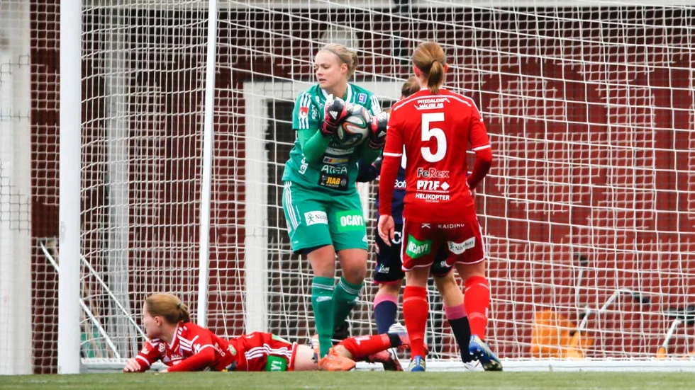 Hilda Carlén laddar för VM i Kanada.
