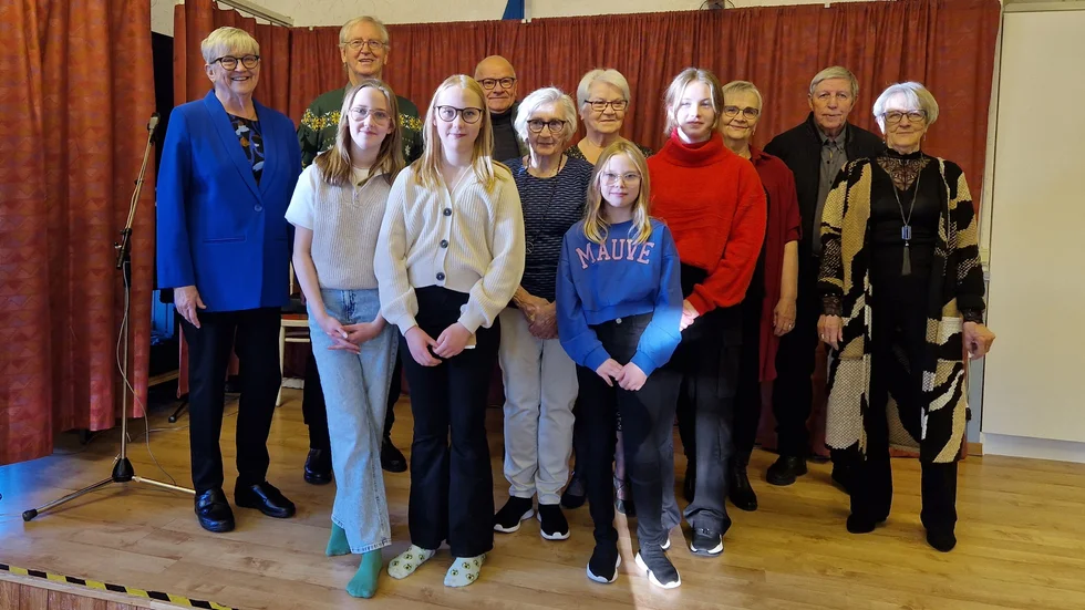 Bakre raden: Birgitta Gidblom, Lars Nilsson, Sten Henriksson, Sigrid Högnelid, Anna-Karin Pekkari, Östen Tegebro, Ann-Mari Turtola. Främre raden: Meja Martinsson, Evelina Ersholm, Iris Johansson, Iris Johansson-Granevald och Alma Johansson-Granevald