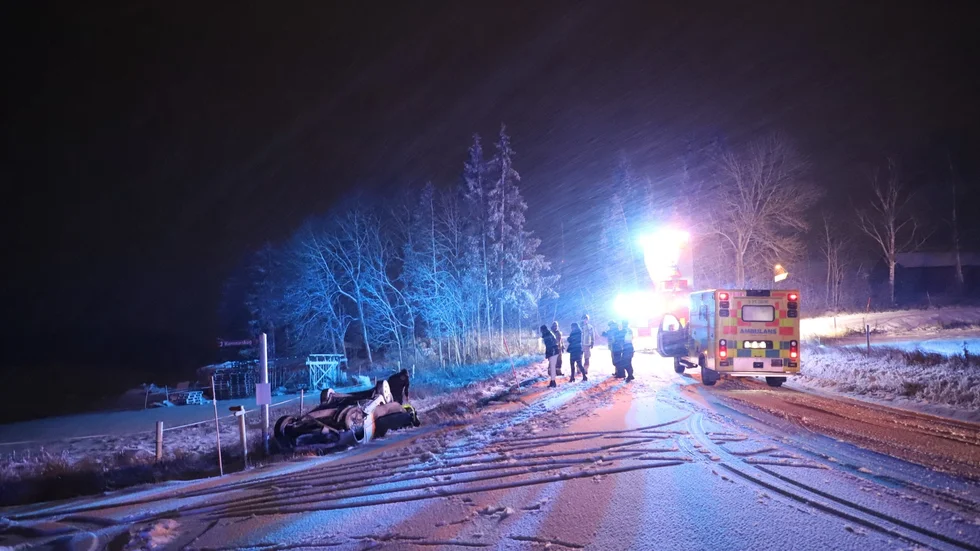 En bil voltade under söndagskvällen. 