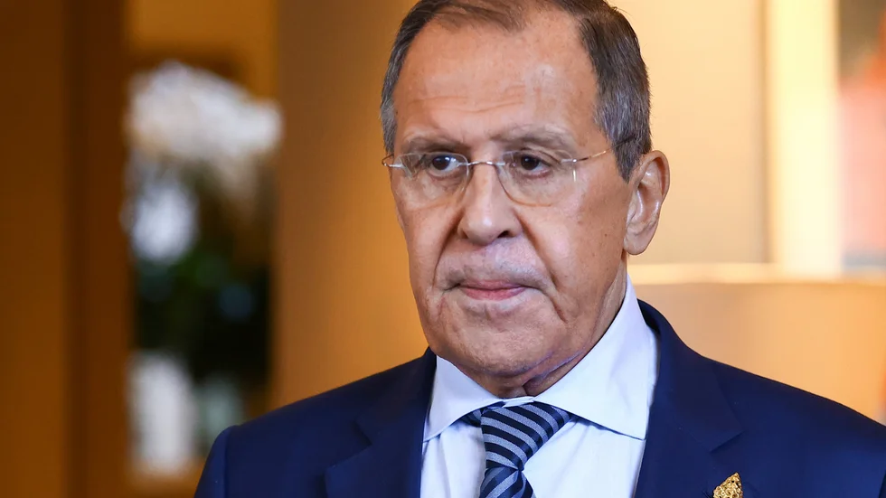 Rysslands utrikesminister Sergej Lavrov får inte delta i OSSE-mötet i december. Bild från G20-mötet i Nusa Dua på indonesiska Bali.