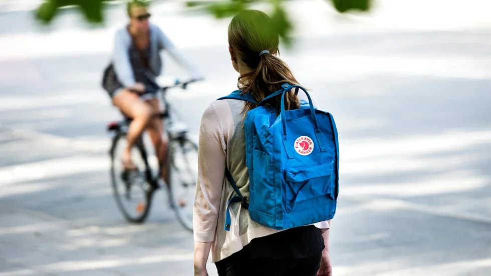 Höger eller vänster? Ordningen när cyklister och fotgängare ska samsas blev en het fråga på insändarplats.