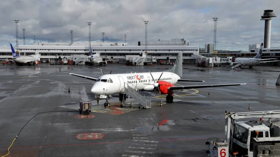 FÖRSENAD. Resenärerna som skulle flyga mellan Stockholm och Gällivare på söndagen fick istället åka buss en stor del av sträckan och var inte hemma förrän efter tolv timmar.