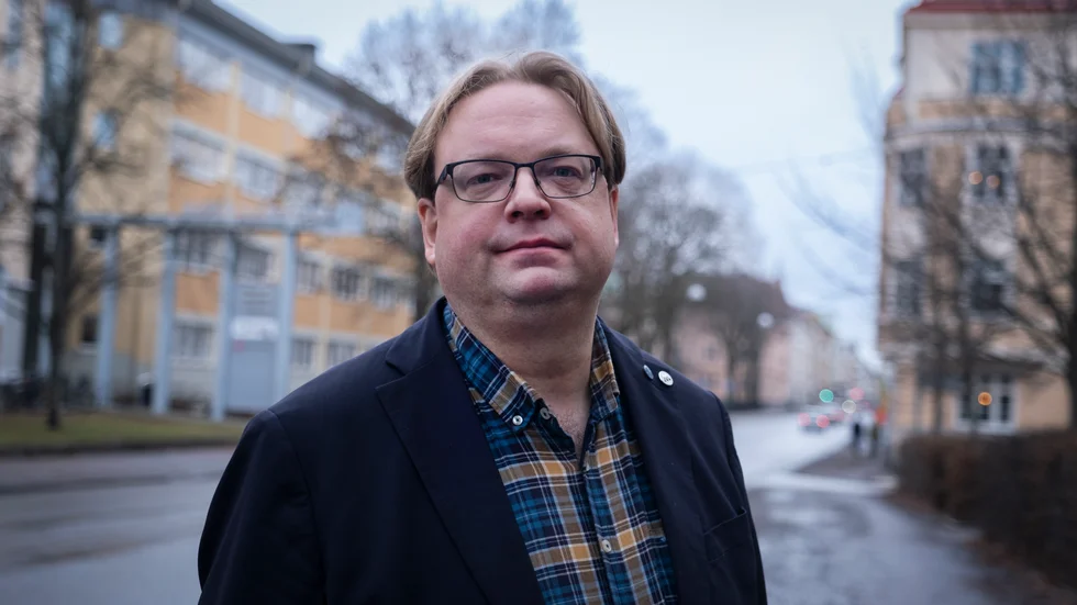 Väntetiderna och tillgängligheten riskerar att bli sämre medan Region Östergötland fasar ut hyrpersonalen. "Naturligtvis ska vi göra allt för att minimera effekterna", säger Fredrik Sjöstrand (M), ordförande för hälso- och sjukvårdsnämnden.