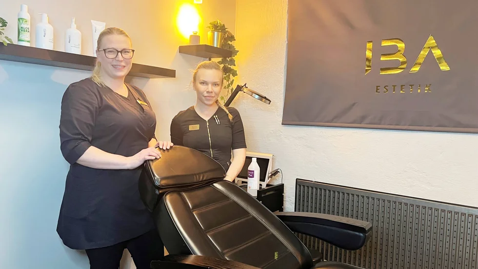 Isabell Berg Aulen (till vänster) och Felicia Aulen driver salongen IBA estetik tillsammans. 