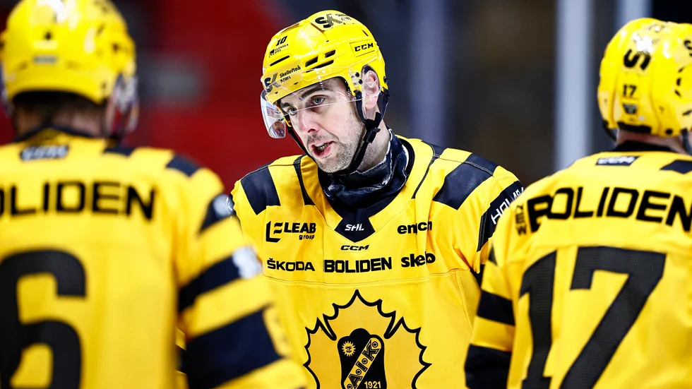 Joakim Lindström var på dagens värmning. AIK har två raka förluster och siktar på att vända den trednden.