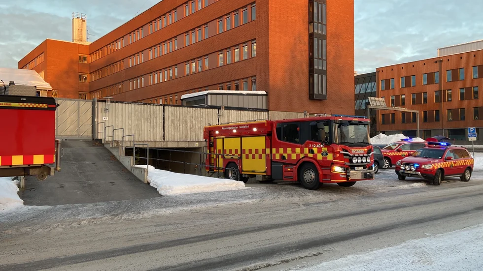 Räddningstjänsten ryckte ut med flera enheter.