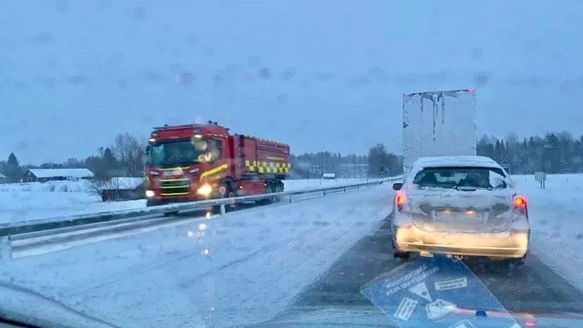 Räddningstjänsten lämnar platsen.