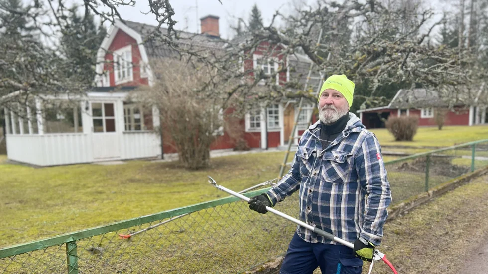 Kjell Karlström fyller 65 år i höst men tänker fortsätta jobba med trädgårds- och fastighetsskötsel i egna företaget MBM Utemiljö. 