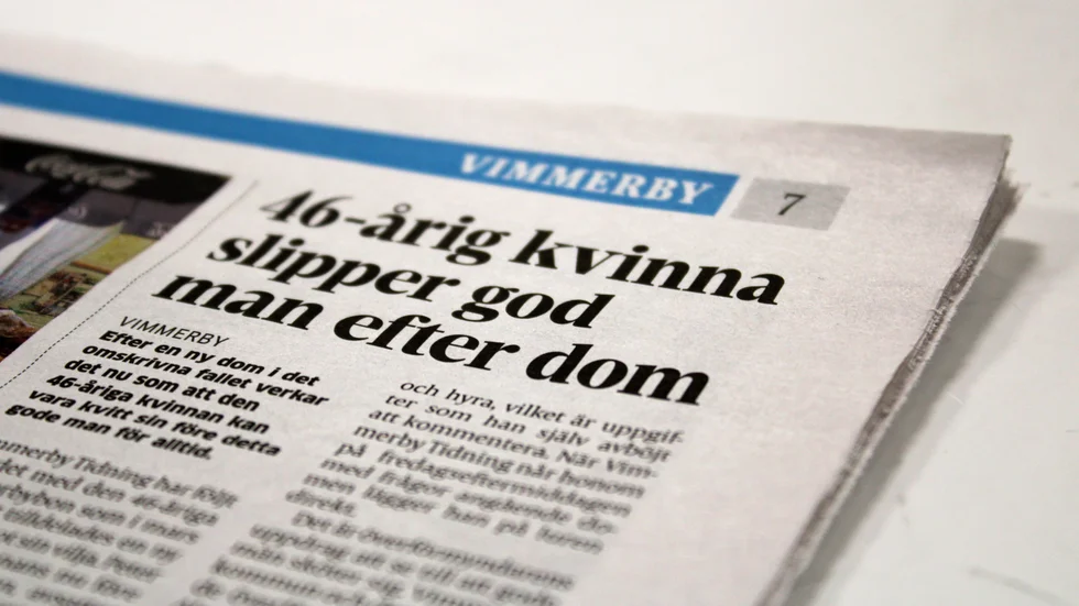 Vimmerby Tidning har sedan i höstas rapporterat om en kvinna som mot sin vilja blev tilldelad Peter Moberg som ny god man. "Den 46-åriga kvinnan kom inte överens med sin gode man och ville byta. Det var hela saken. Istället väljer Överförmyndarenheten, med mycken hjälp av Moberg, att gå emot och dra ut på processen och ovissheten till sin fulla längd. Var det verkligen nödvändigt?", undrar krönikören.