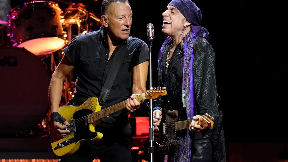 Bruce Springsteen, Steven Van Zandt och resten av E Street Band befinner sig just nu ute på turné i USA.