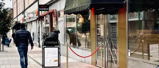 Restaurangens rep sätter stopp på trottoaren