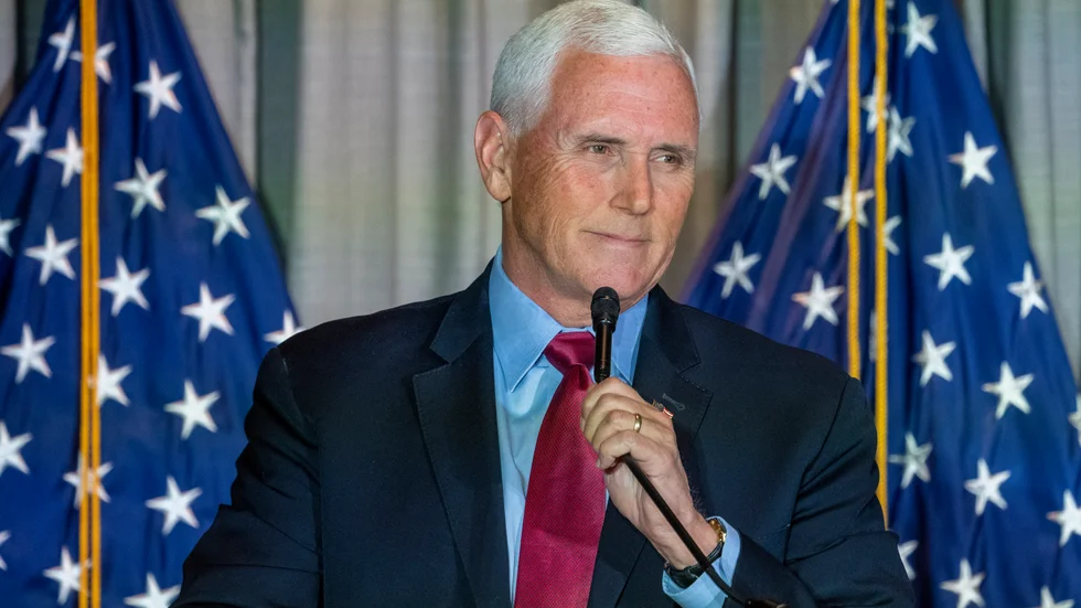 USA:s tidigare vicepresident Mike Pence anser att den tidigare presidenten Donald Trump utsatte hans familj för fara vid stormningen av kongressen den 6 januari 2021. Arkivbild.