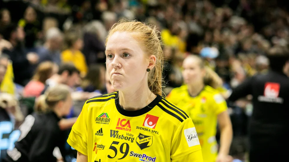 Stina Anders medverkan i helgens SSL-premiär är osäker. 