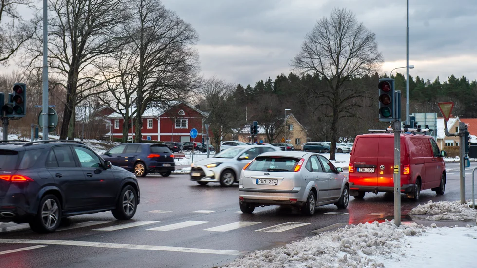 Under fredagen hoppas kommunen att det trasiga trafikljuset i korsningen Fågelbovägen och Lenningsväg, ska vara lagat.