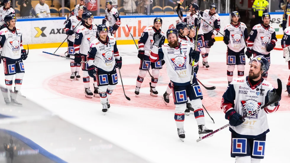 LHC-jubel i Jönköping efter starka bortasegern. Det blev tredje raka vinsten mot HV under den här säsongen.