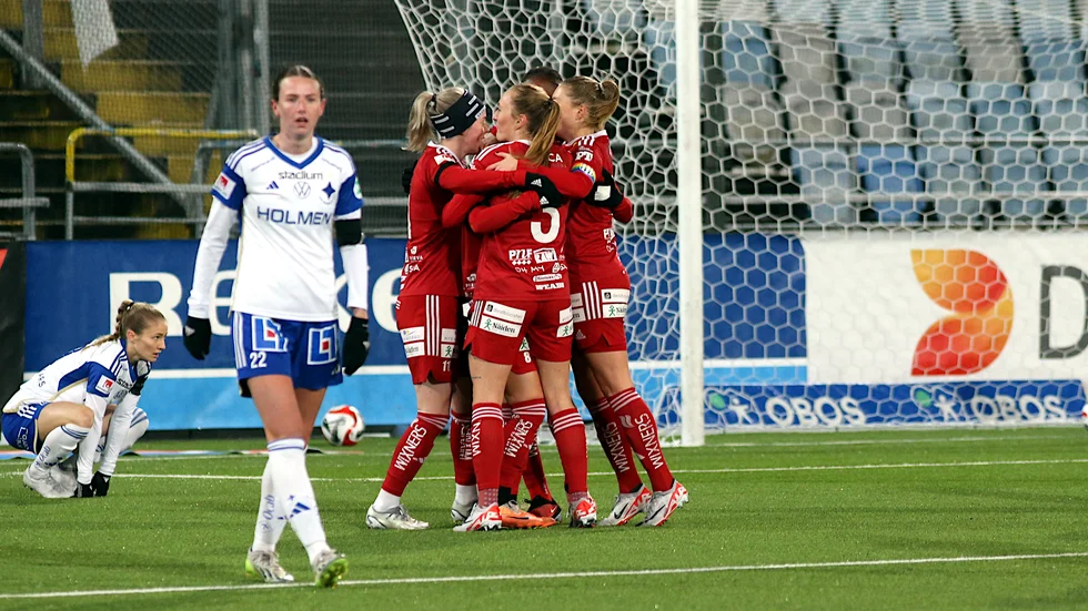 Piteå firar Kartina Guillous segermål.