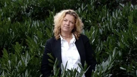 Elisabeth Ohlson Wallin är mest känd för sin fotoutställning ”Ecce Homo”. Nu gör hon debut som programledare i ”Beckman, Ohlson & Can”, där hon är en av de tre personer som turas om att leda programmet. Foto: Lars Pehrson/Scanpix