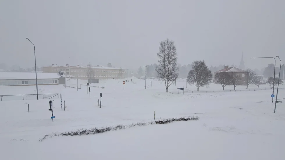 Elever från Bureskolan har skickats hem under onsdagen.
