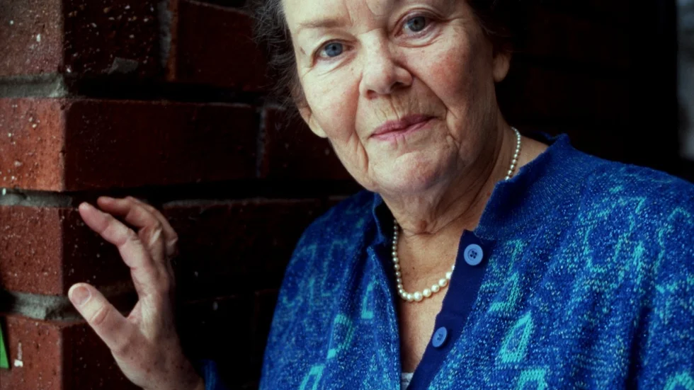 Ulla Isaksson (1916–2000) var en av förra seklets mest tongivande författare. Flera av hennes böcker filmatiserades av stora svenska regissörer.