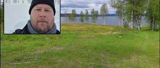 Köpte stuga med strandtomt – tvingas plantera 400 träd
