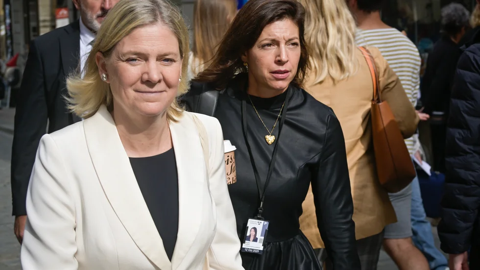 Socialdemokraternas partiledare Magdalena Andersson på väg till gudstjänsten i Storkyrkan med anledning av riksdagens öppnande.