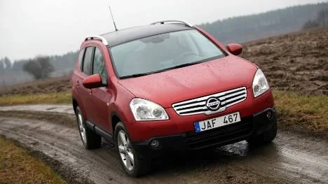 Nissan Qashqai är ingen terrängbil direkt - markfrigången är bara 18 centimeter och någon lågväxel finns inte.