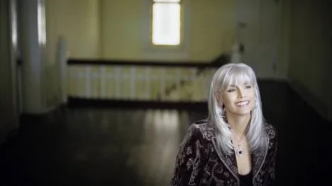 "Jag lyssnar inte på modern country, bortsett från kompisar som Gillian Welch", säger Emmylou Harris.