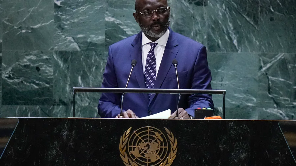 Liberias president, den tidigare fotbollsstjärnan, George Manneh Weah erkänner sig erkänt sig besegrad av utmanaren Joseph Boakai i presidentvalet. Arkivbild.