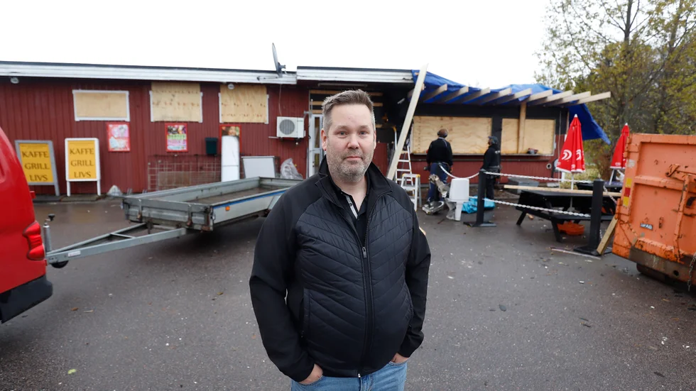 Magnus Bjurmell, projektledare på Tyrfors byggnads, har satt in extra personal för att återsställa restaurangen så snabbt som möjligt.