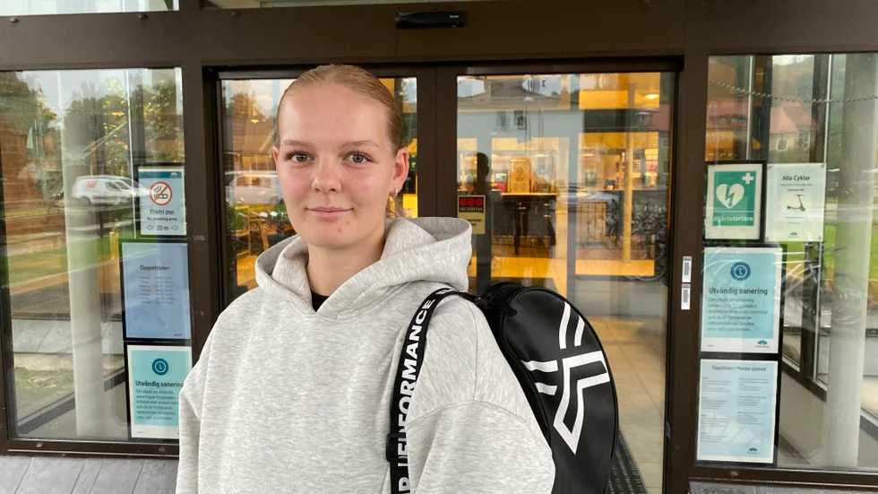 Välkommen till match. Solfjäderstadens lagkapten Astrid Andersson hoppas att många vill följa laget som är nykomling i division 1. Målet är övre halvan och att hänga kvar i serien.