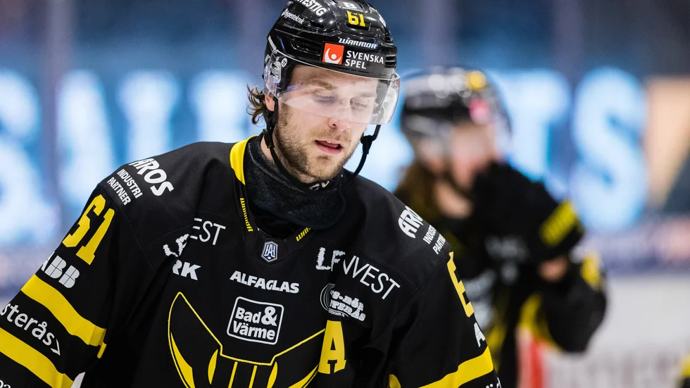 Daniel Gunnarsson i Västeråströjan. Nu har han debuterat för Linden.