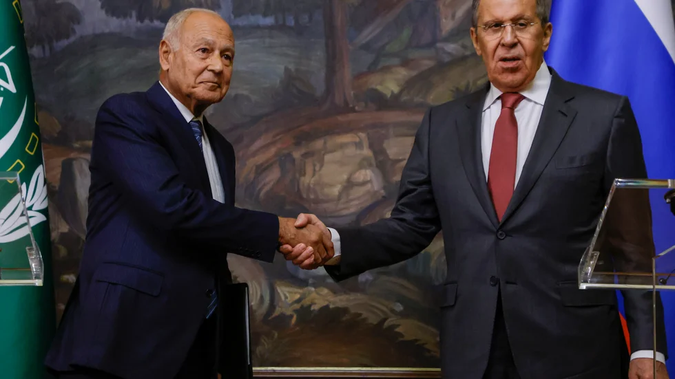 Arabförbundets generalsekreterare Ahmed Aboul Gheit och Rysslands utrikesminister Sergej Lavrov, fotograferade i Moskva på måndagen.