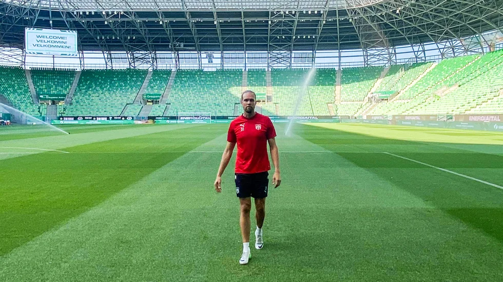 Jonathan Johansson och Klaksvík tränade på matcharenan i Budapest inför onsdagens CL-kval.