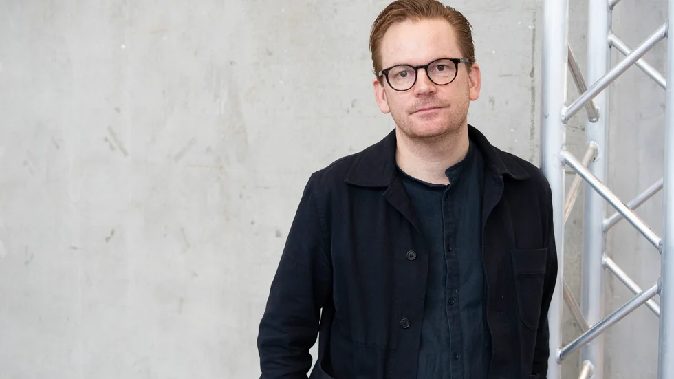 När konstnären Lars Vilks ställde ut Muhammed som rondellhund kunde upprördheten dämpas med politisk dialog. Samma sak borde vara effektivt nu, anser forskaren Simon Sorgenfrei.