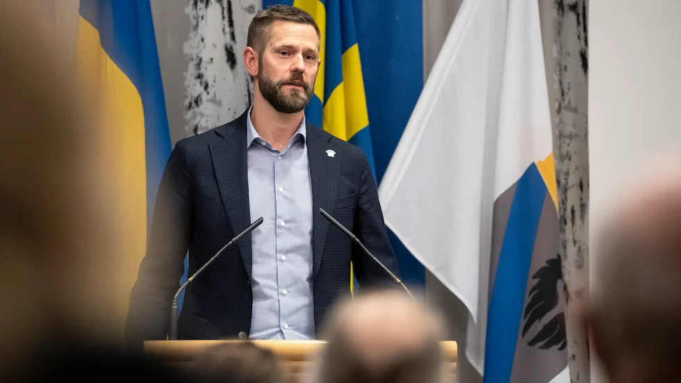 Enligt kommunalråd Mark Henriksson (M) ska samarbetet med Liberalerna inte komma att påverkas negativt av oenigheten kring El Sistema.