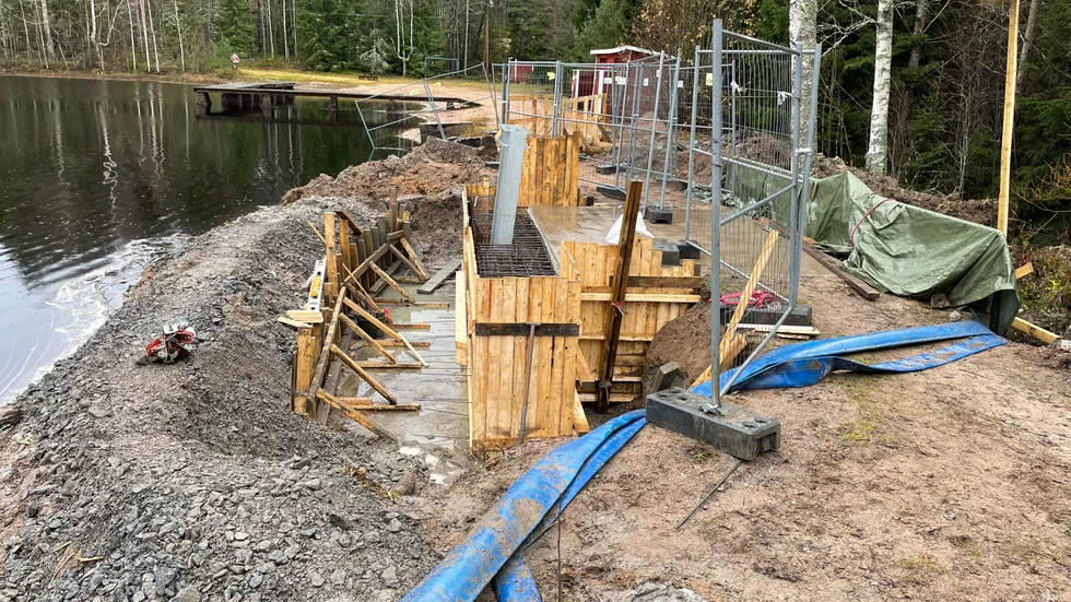 Renoveringen av dammanläggningen vid badsjön Myran beräknas vara klar om några veckor.