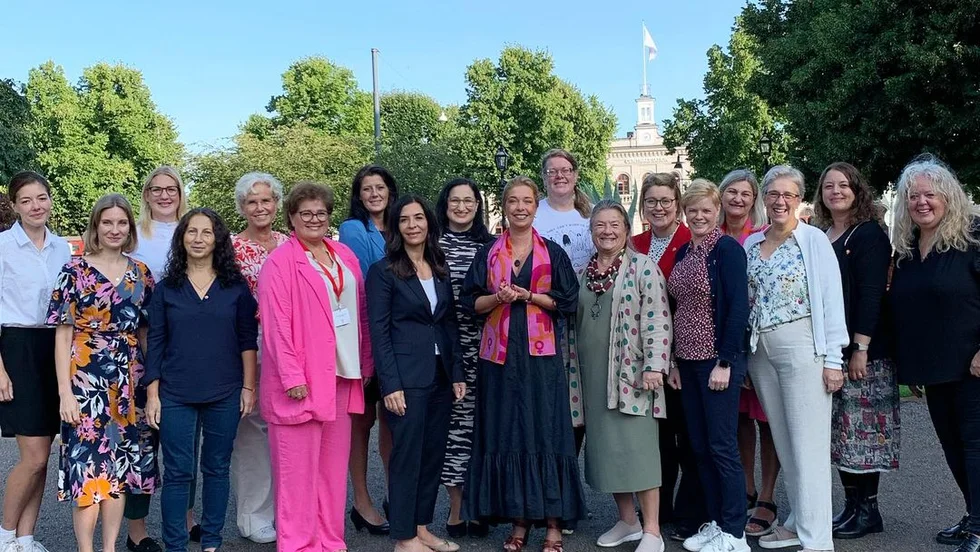 I S-kvinnors nya förbundsstyrelse ingår Annika Strandhäll (ordförande)
Nina Unesi (förbundssekreterare), Janette Olsson, Malin Lauber, Ida Ekeroth Clausson, Susanne Pettersson-Graff, Matilda Sundqvist Boox, Camilla Egberth, Elisabeth Lindberg, Anna Fernebro, Tara Twana, Johanna Kvist, Katarina Eiderbrant, Soraya Zarza, Sara Andersson, Eva Mörk Månsson, Novalie Lilja, Sanne Lennström, Elin Engdahl samt Sandra Bizzozero.