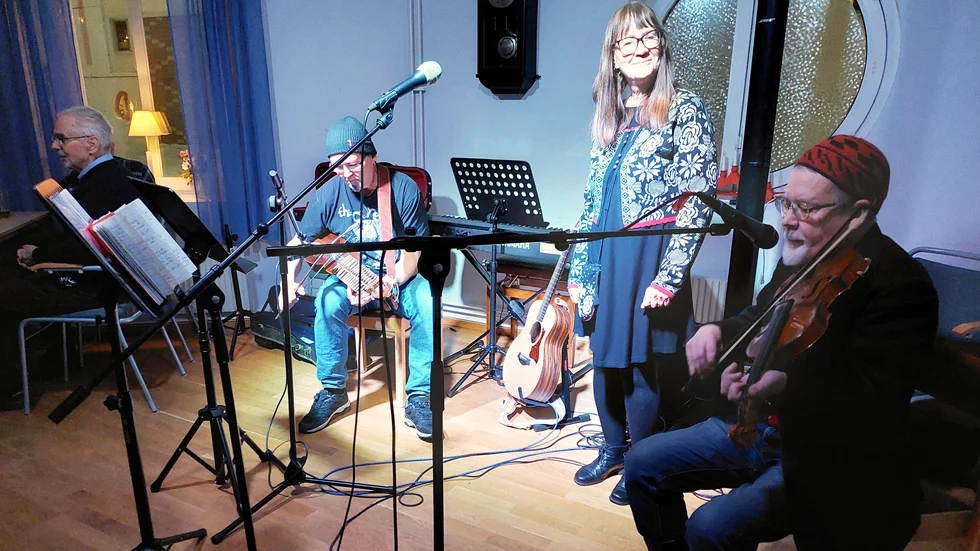 Micke Forsberg, Gunilla Andersson och Mats Nordström underhöll.