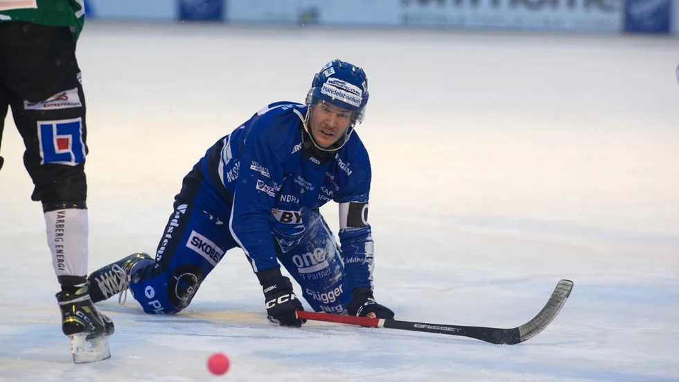 Anders Persson och hans lagkamrater i IFK Motala föll tungt hemma mot Frillesås.