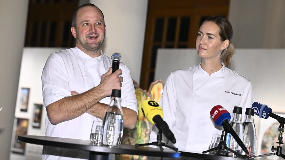 Jacob Holmström och Annie Hesselstad är årets kock och konditor till Nobelbanketten i Stadshuset.
