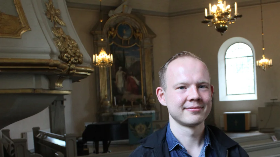Zacharias Wolfe är uppväxt i grannbyn och har sommarhus utanför Hjorted.