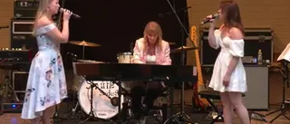 Se Tilde och Bellas musikaliska framträdande igen