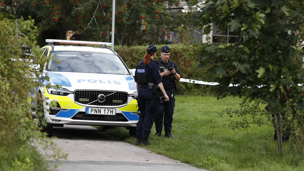 Ett misstänkt farligt föremål som upptäcktes i Bålsta under natten visade sig vara en skarp handgranat.