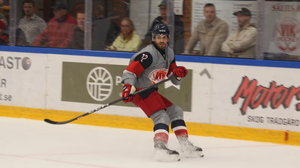 Jake McGrew gjorde mål i sin första match i VIK-tröjan.