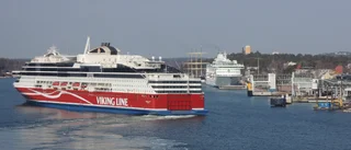 Vikingfärja nära krock utanför Åland