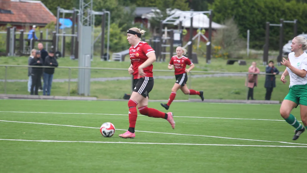 Filippa Karlberg och Tjust IF siktar på tre poäng hemma mot Växjö för att kunna utöka avståndet ner till tabelltvåan Ulricehamn.