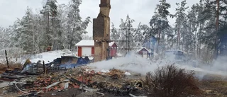 Stor förödelse efter villabranden – se bilderna från platsen