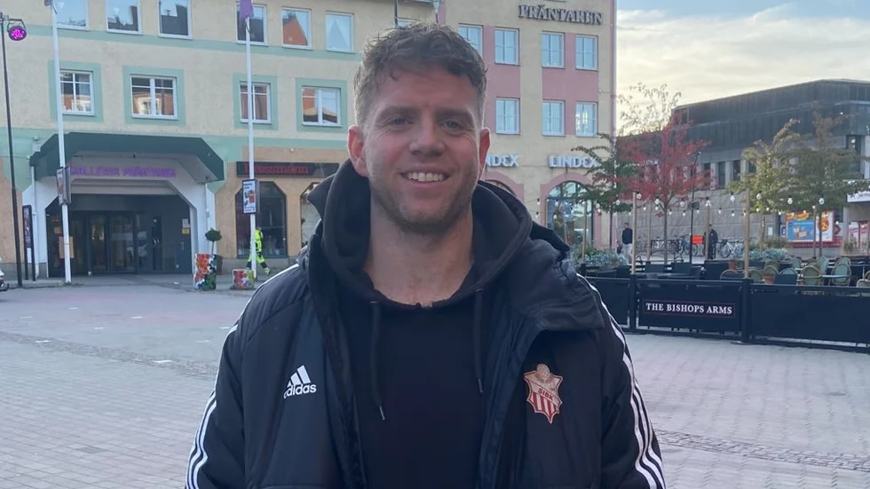 Kalle Karlsson, Strängnäs innebandyklubb, uppnår aktningsvärda 350 A-lagsmatcher. Under lördagen vankas jubileum i Thomas arena för lagkaptenen.