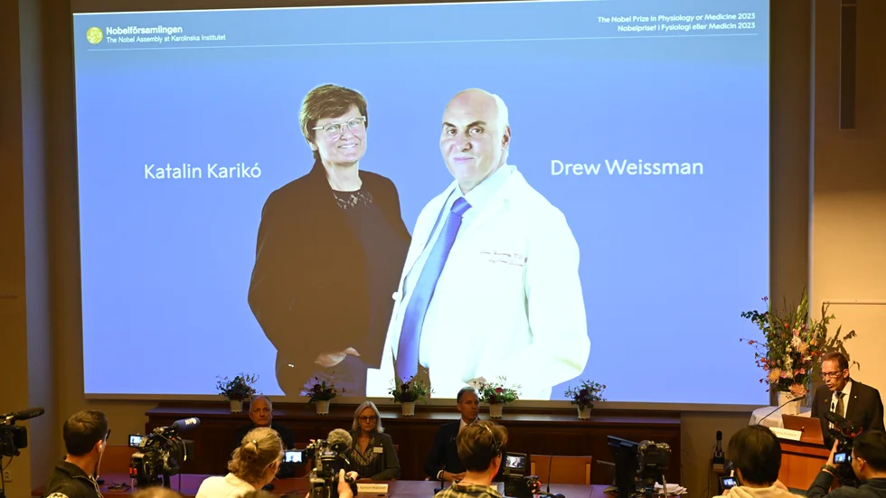 Katalin Karikó och Drew Weissman tilldelas årets Nobelpris i fysiologi eller medicin.